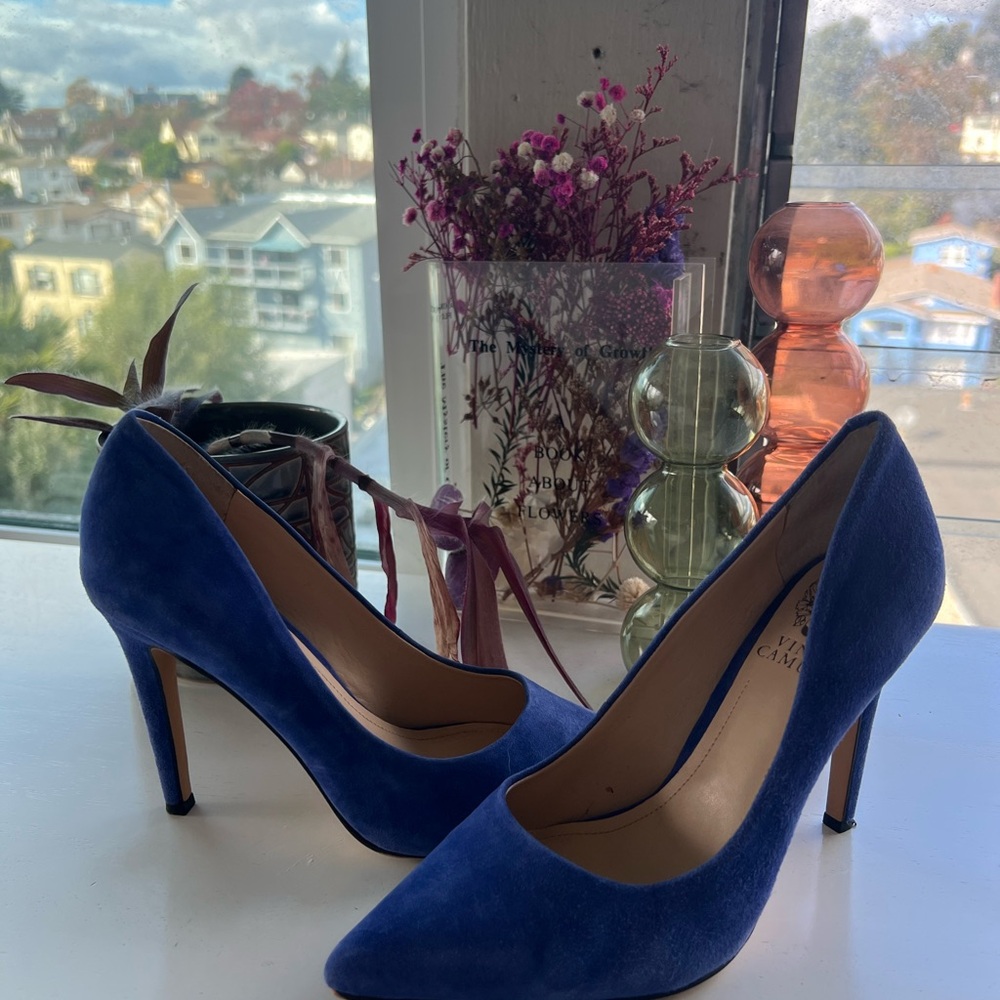 Vince Camuto Blue Suede Pointed Toe Pumps Heels Women’s Size 6